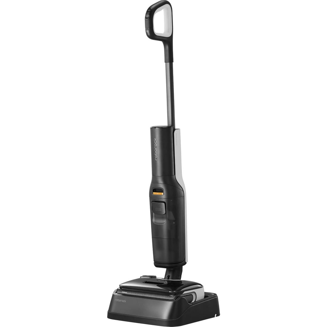 Cet aspirateur robotise associe une technologie lithium ion et la collecte de la poussiere